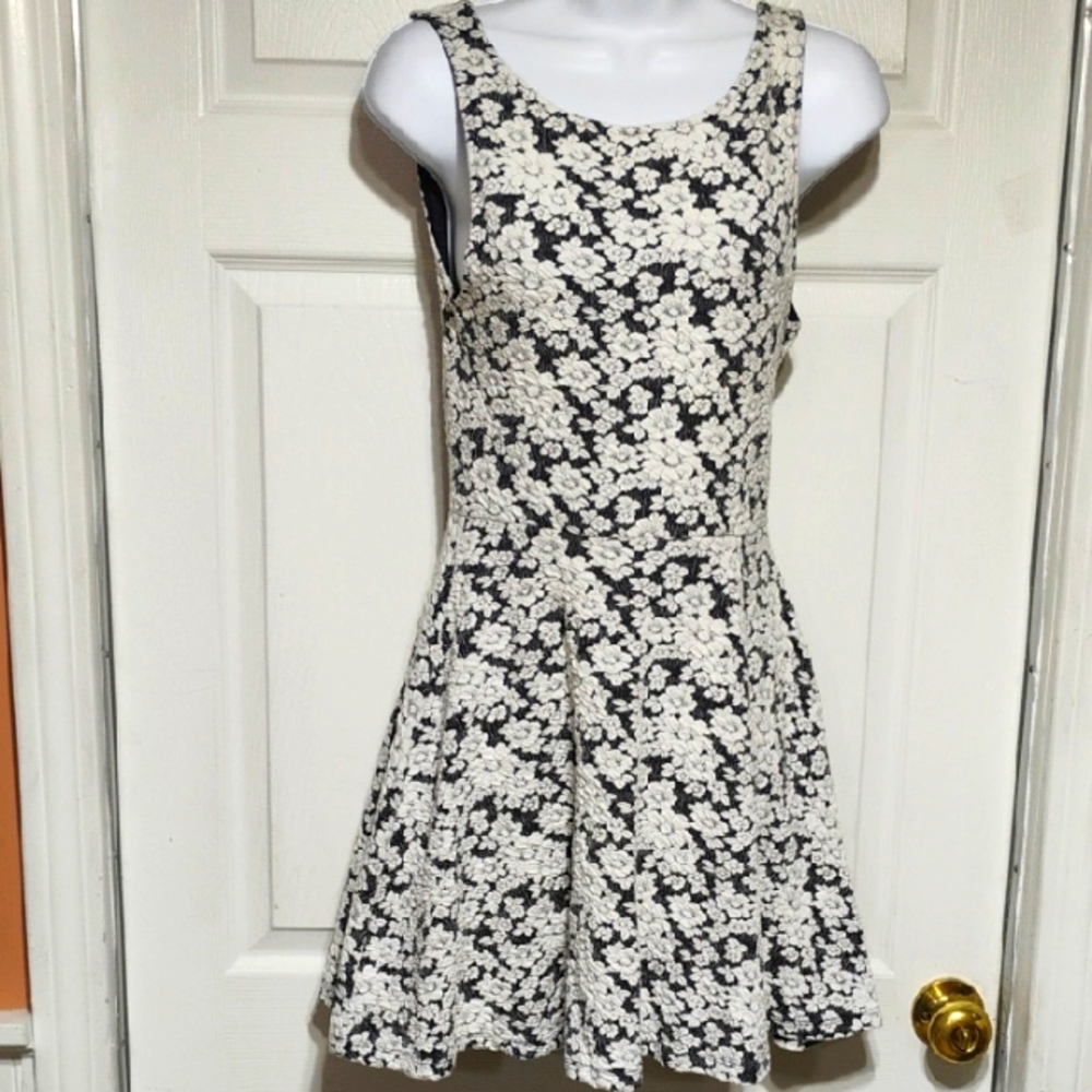 H&M Navy And White Flowers Textured Dress